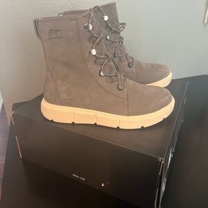 Sorel Explorer Joan III Winter boots, size 10
